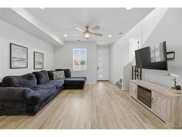 22876 E Tufts Pl A, Aurora, CO 80015