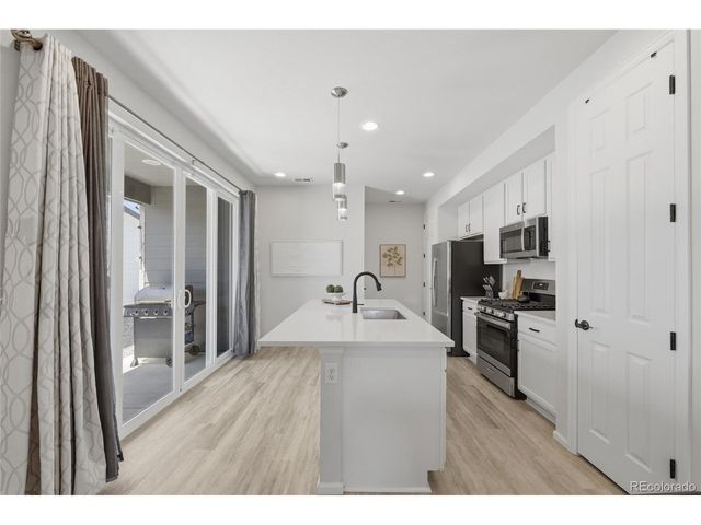 22876 E Tufts Pl A, Aurora, CO 80015
