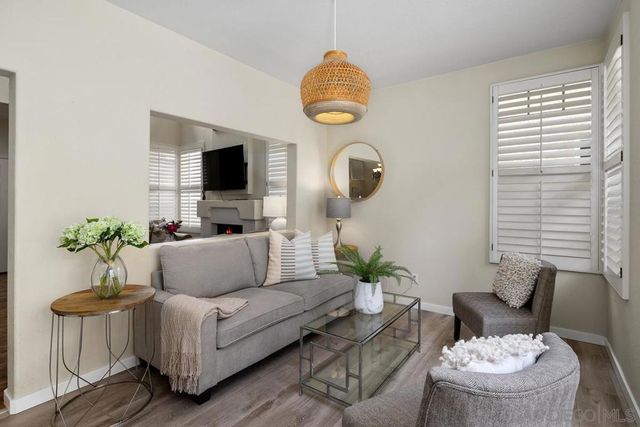 3690 Ruette De Ville, San Diego, CA 92130