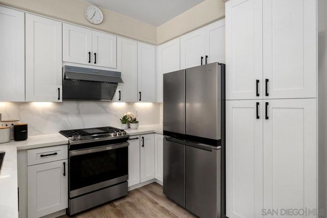 3690 Ruette De Ville, San Diego, CA 92130