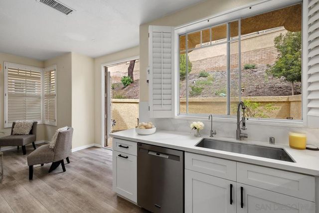 3690 Ruette De Ville, San Diego, CA 92130