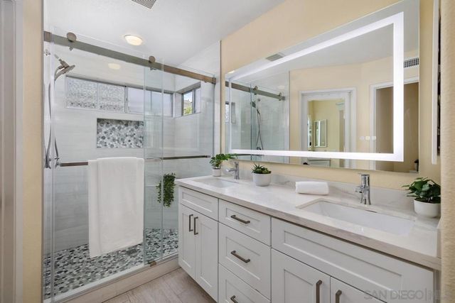 3690 Ruette De Ville, San Diego, CA 92130