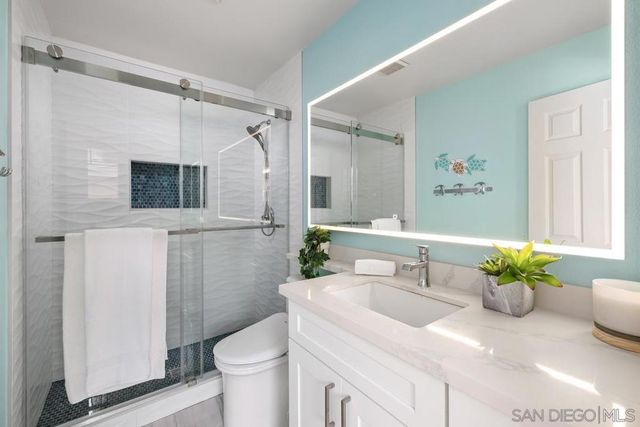 3690 Ruette De Ville, San Diego, CA 92130