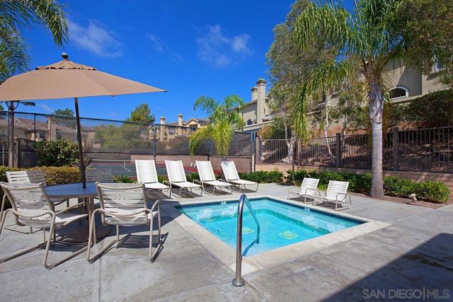 3690 Ruette De Ville, San Diego, CA 92130