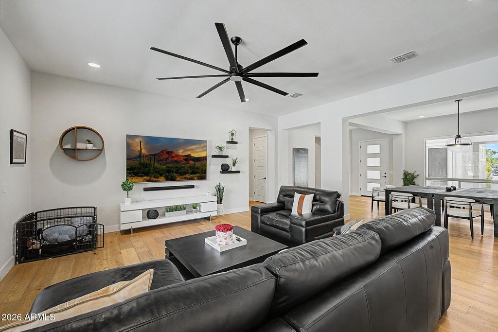 Image 15 of property listing at 22315 N 34th Street, Phoenix, AZ 85050