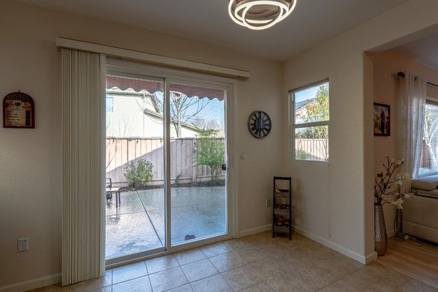 3710 Huntington Rd, West Sacramento, CA 95691