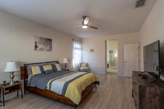 3710 Huntington Rd, West Sacramento, CA 95691