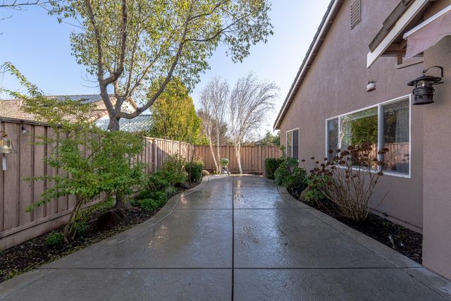 3710 Huntington Rd, West Sacramento, CA 95691