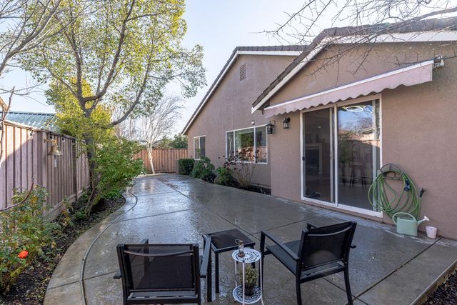 3710 Huntington Rd, West Sacramento, CA 95691