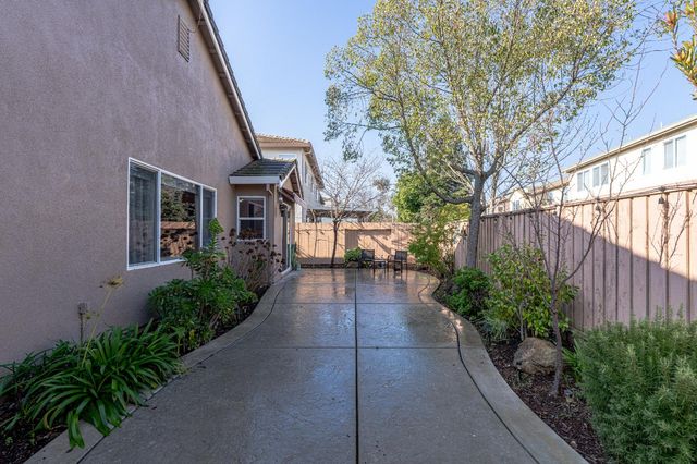 3710 Huntington Rd, West Sacramento, CA 95691