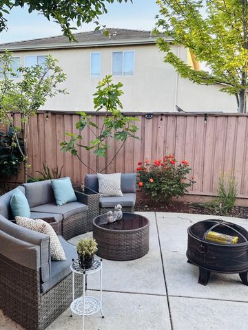 3710 Huntington Rd, West Sacramento, CA 95691