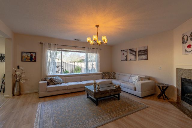 3710 Huntington Rd, West Sacramento, CA 95691