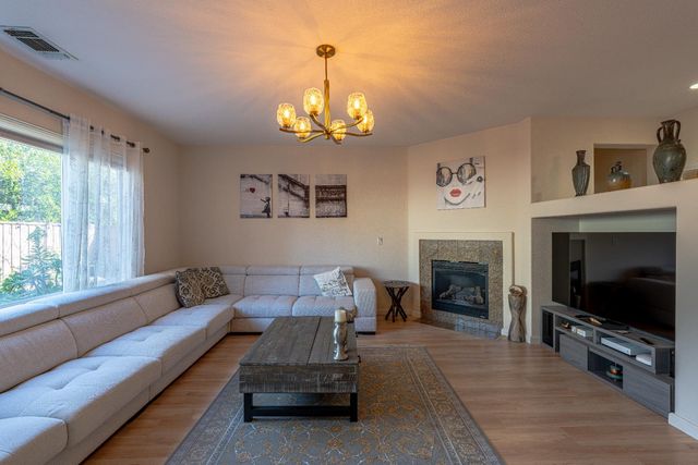 3710 Huntington Rd, West Sacramento, CA 95691