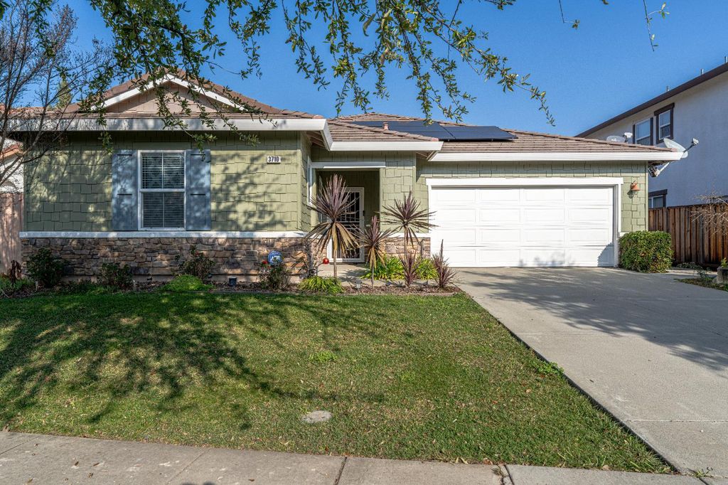 3710 Huntington Rd, West Sacramento, CA 95691