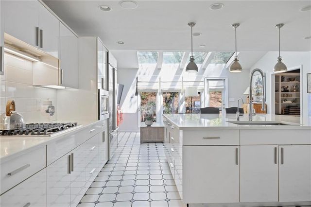 80 Seville Chase, Atlanta, GA 30328