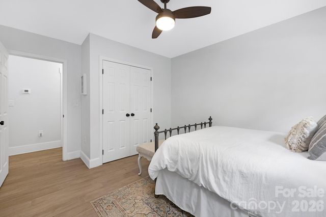 6213 Sharon Road, Charlotte, NC 28210
