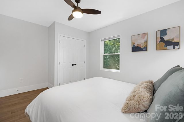6213 Sharon Road, Charlotte, NC 28210