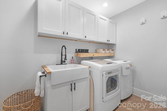 6213 Sharon Road, Charlotte, NC 28210
