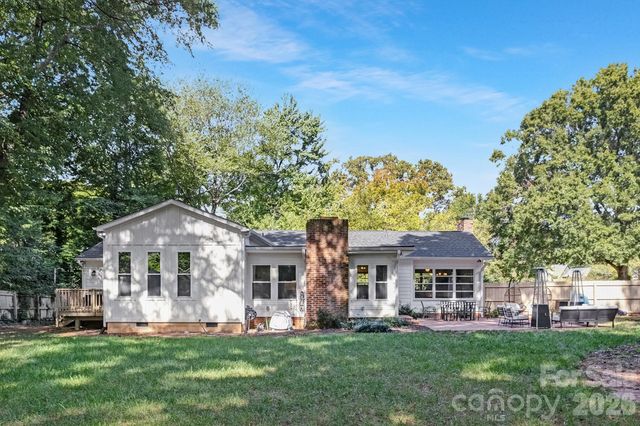6213 Sharon Road, Charlotte, NC 28210