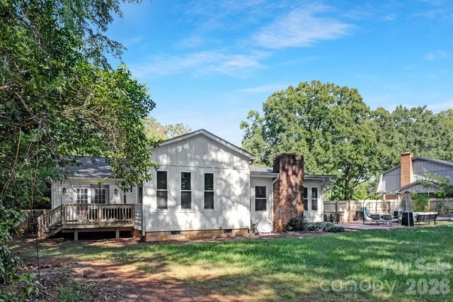 6213 Sharon Road, Charlotte, NC 28210
