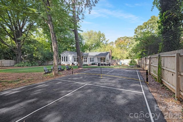 6213 Sharon Road, Charlotte, NC 28210