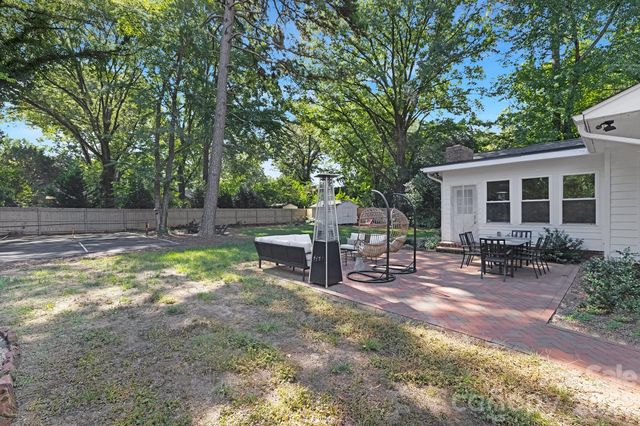 6213 Sharon Road, Charlotte, NC 28210