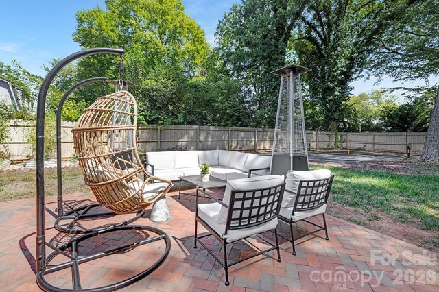 6213 Sharon Road, Charlotte, NC 28210