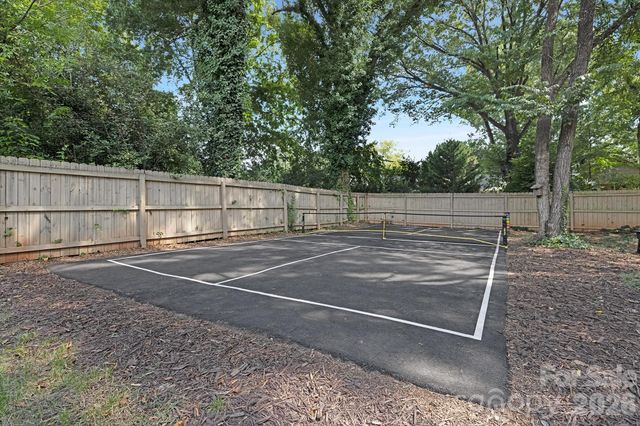 6213 Sharon Road, Charlotte, NC 28210