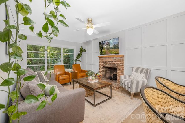 6213 Sharon Road, Charlotte, NC 28210