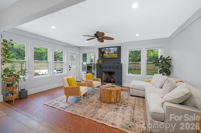 6213 Sharon Road, Charlotte, NC 28210