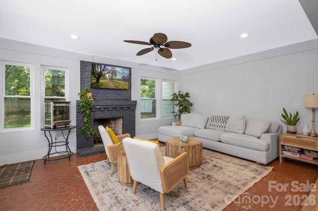 6213 Sharon Road, Charlotte, NC 28210
