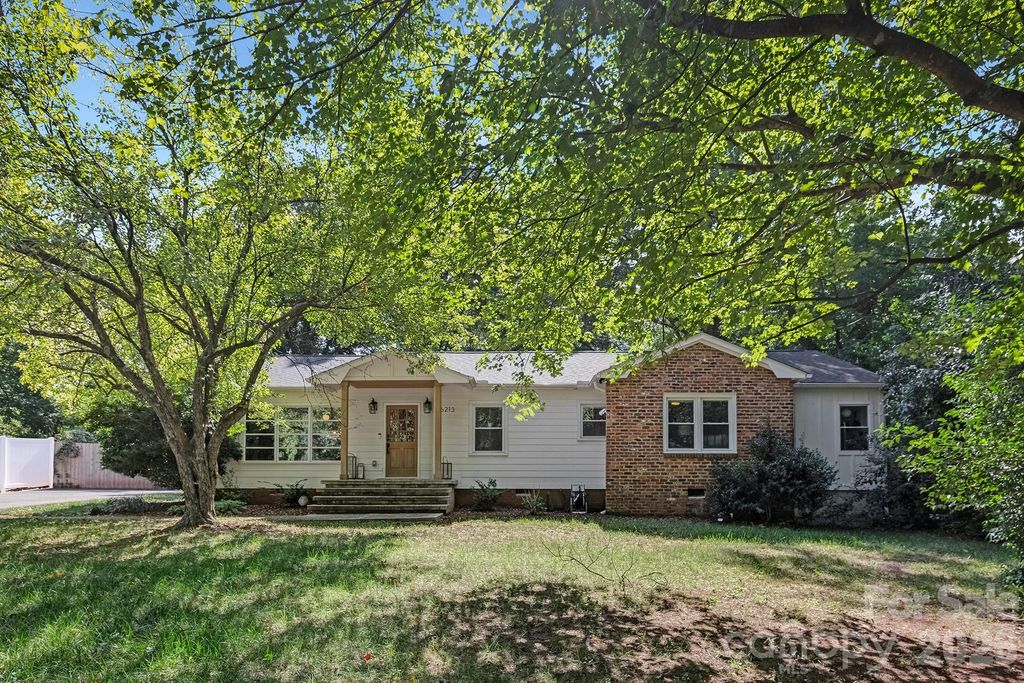 6213 Sharon Road, Charlotte, NC 28210