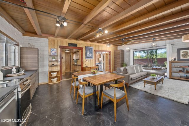 5911 E Oak Street, Tucson, AZ 85711