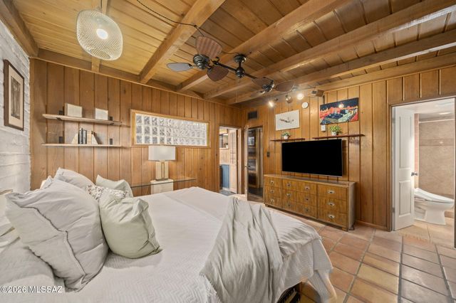 5911 E Oak Street, Tucson, AZ 85711