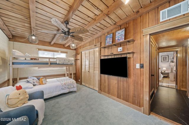 5911 E Oak Street, Tucson, AZ 85711