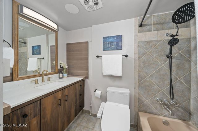 5911 E Oak Street, Tucson, AZ 85711