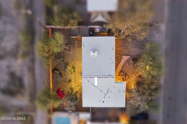 5911 E Oak Street, Tucson, AZ 85711