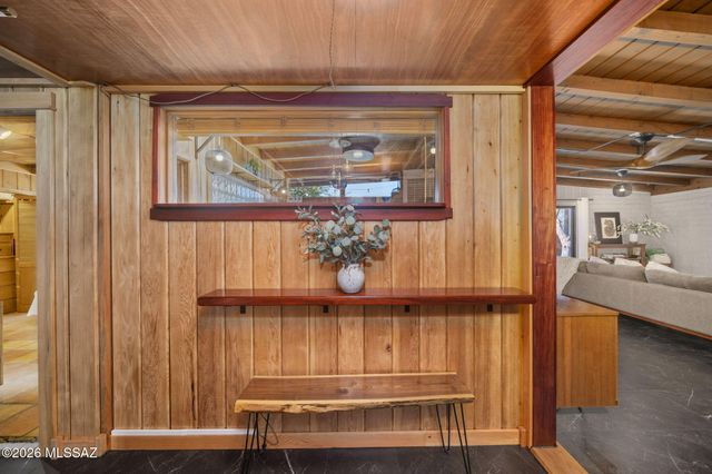 5911 E Oak Street, Tucson, AZ 85711