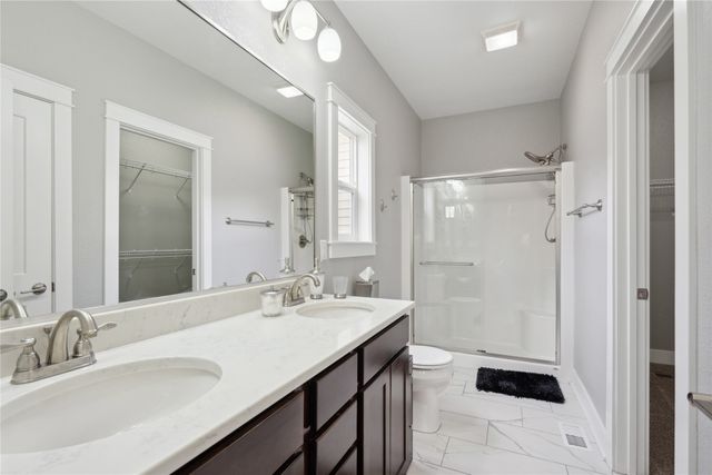 6398 NE 8th Court, Des Moines, IA 50313