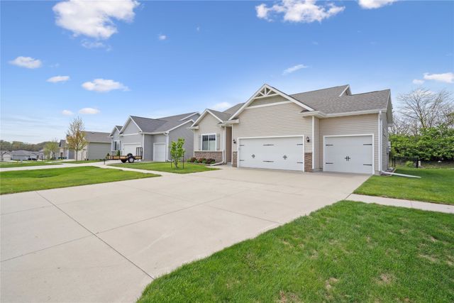 6398 NE 8th Court, Des Moines, IA 50313