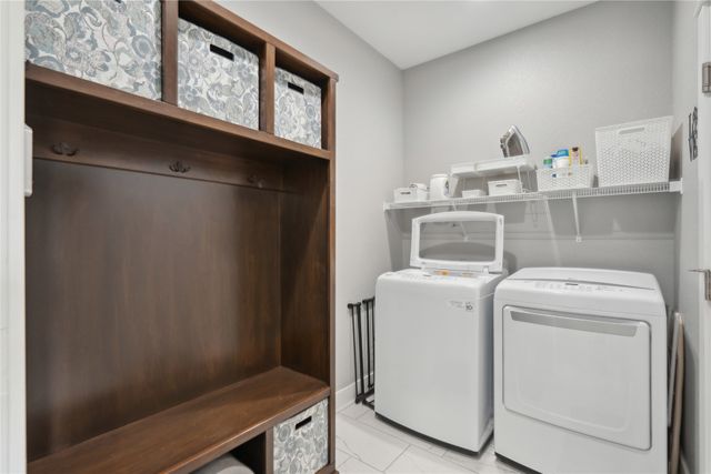 6398 NE 8th Court, Des Moines, IA 50313