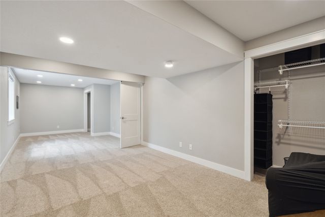6398 NE 8th Court, Des Moines, IA 50313