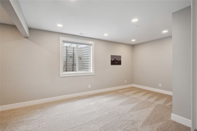 6398 NE 8th Court, Des Moines, IA 50313