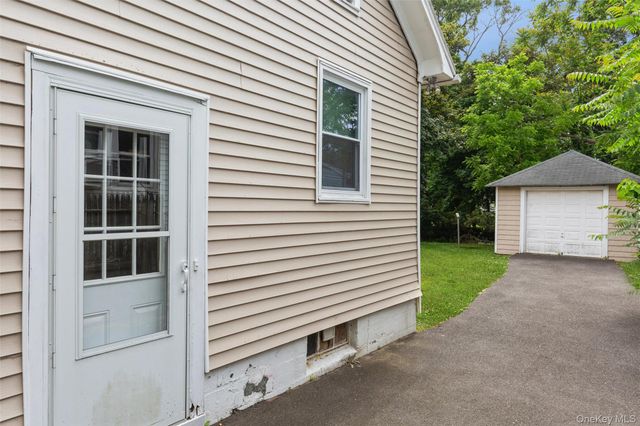 23 S Summit Avenue, Patchogue, NY 11772