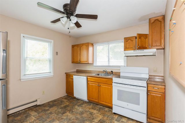 23 S Summit Avenue, Patchogue, NY 11772