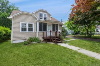 23 S Summit Avenue, Patchogue, NY 11772