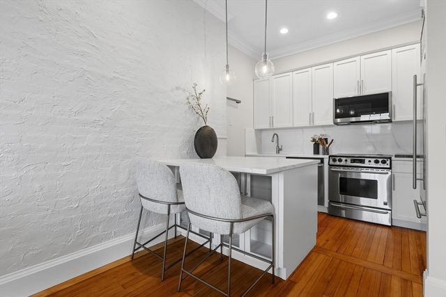 273 Commonwealth Ave 10, Boston, MA 02116