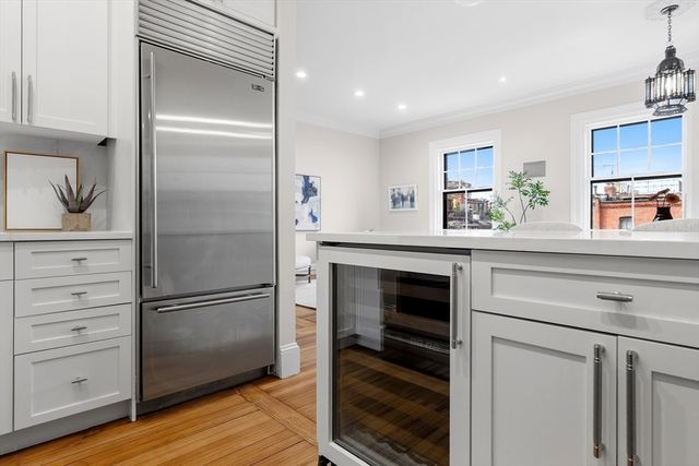 273 Commonwealth Ave 10, Boston, MA 02116