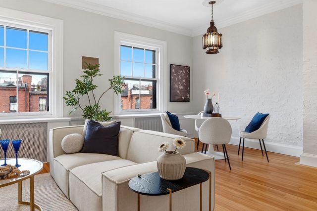 273 Commonwealth Ave 10, Boston, MA 02116