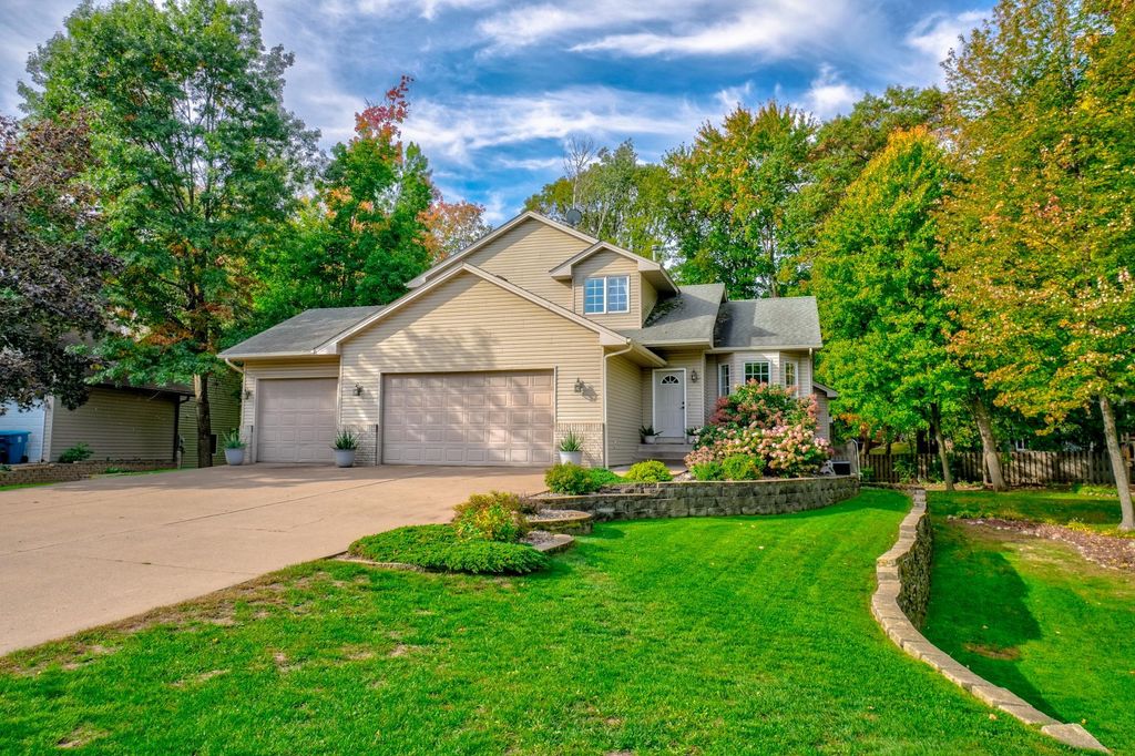 23084 Havelka Court N, Forest Lake, MN 55025 — exterior